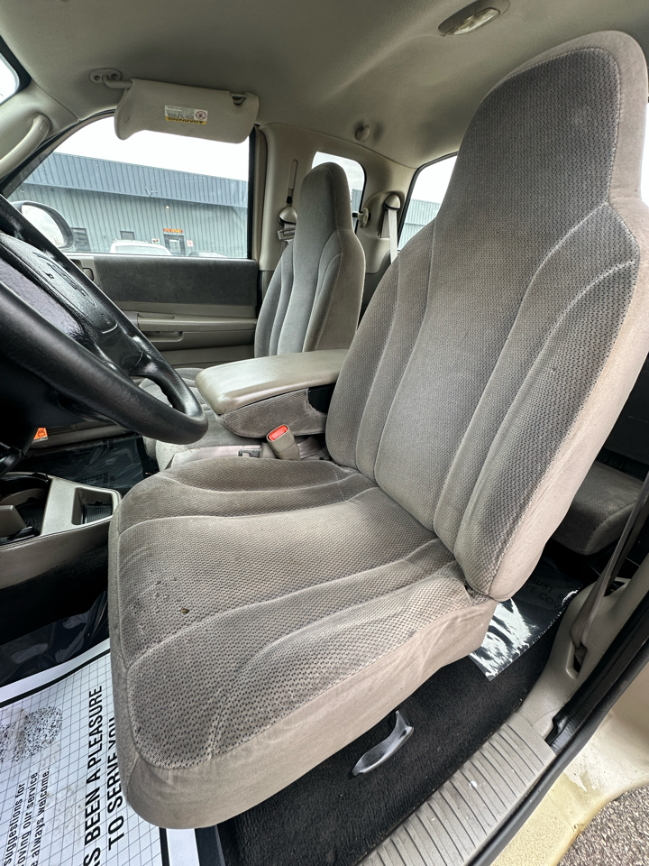 Dodge Dakota Club Cab 131" WB SLT 2002