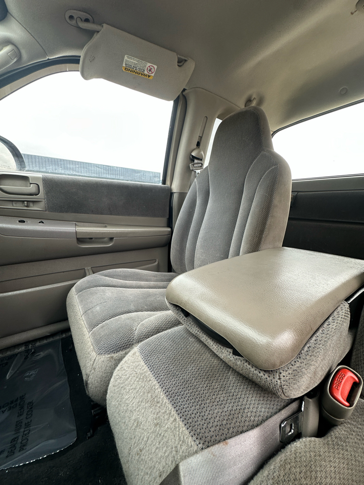 Dodge Dakota Club Cab 131" WB SLT 2002