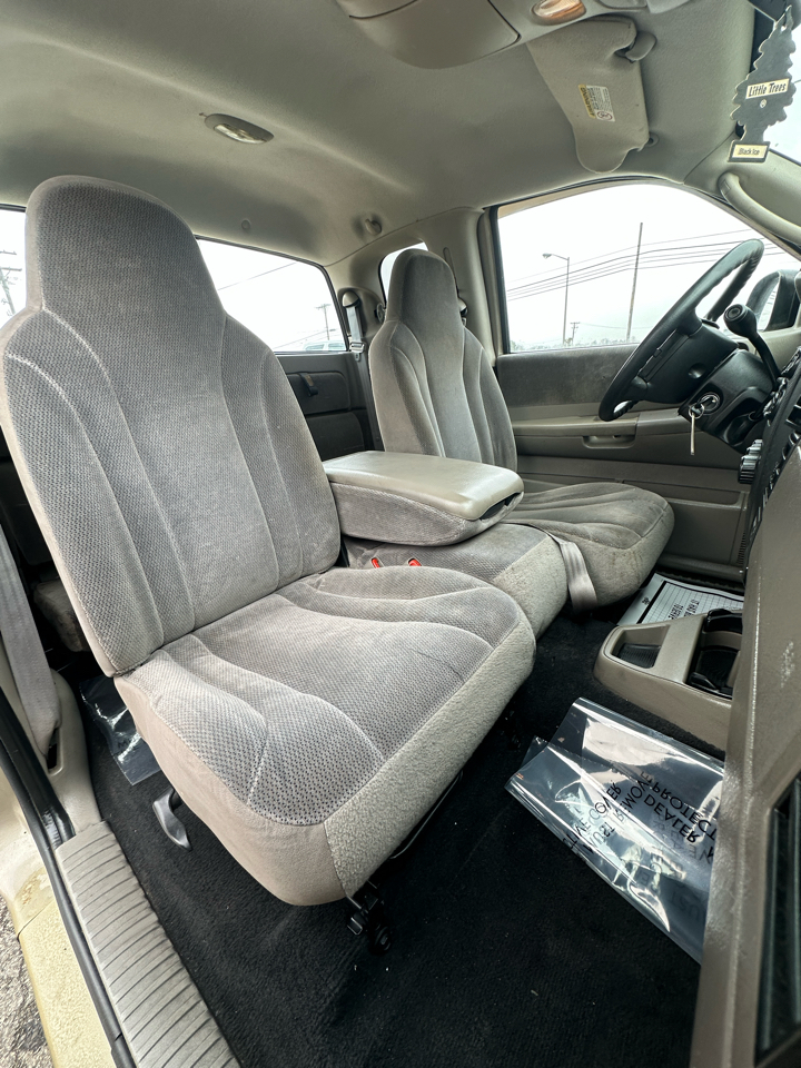 Dodge Dakota Club Cab 131" WB SLT 2002