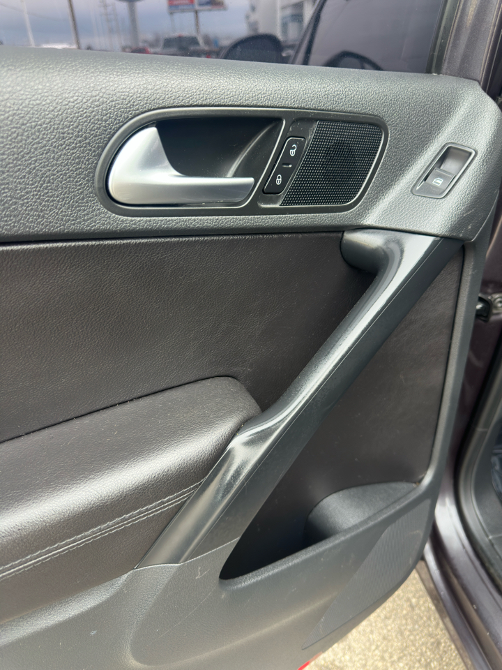 Volkswagen Tiguan 4MOTION 4dr Auto R-Line 2016