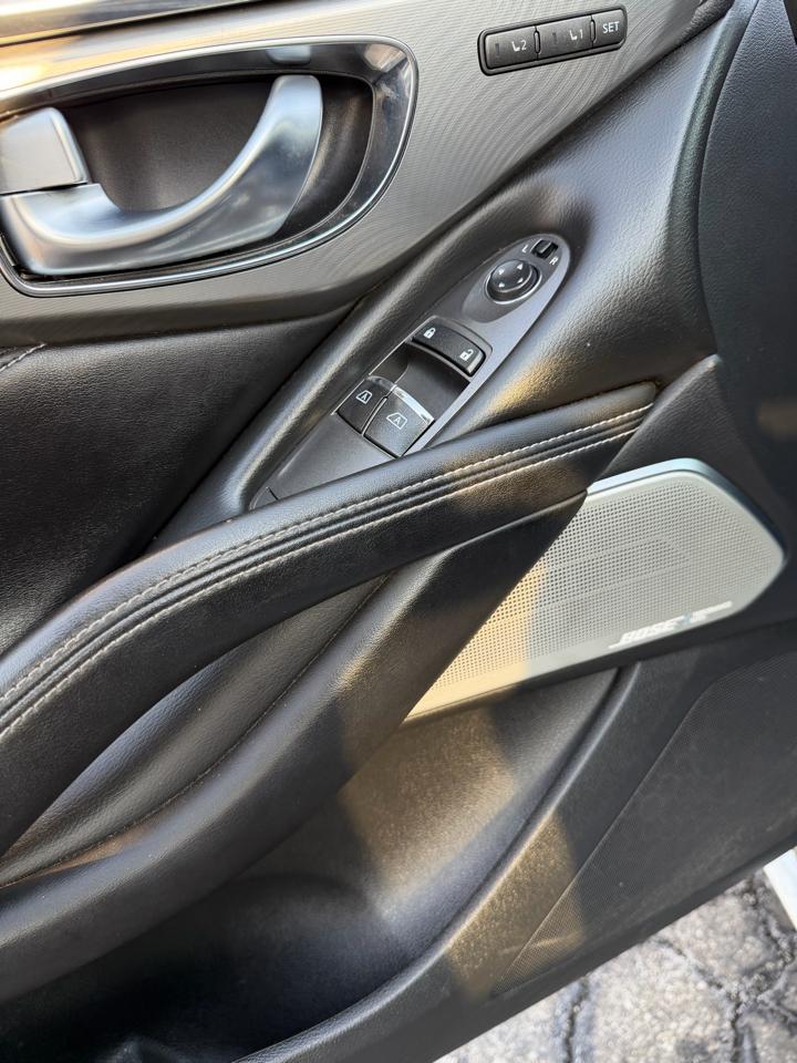 Infiniti Q60 3.0t LUXE AWD 2018