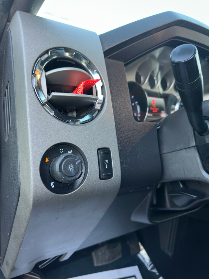 Ford Super Duty F-250 SRW 4WD Crew Cab 156" Lariat 2011