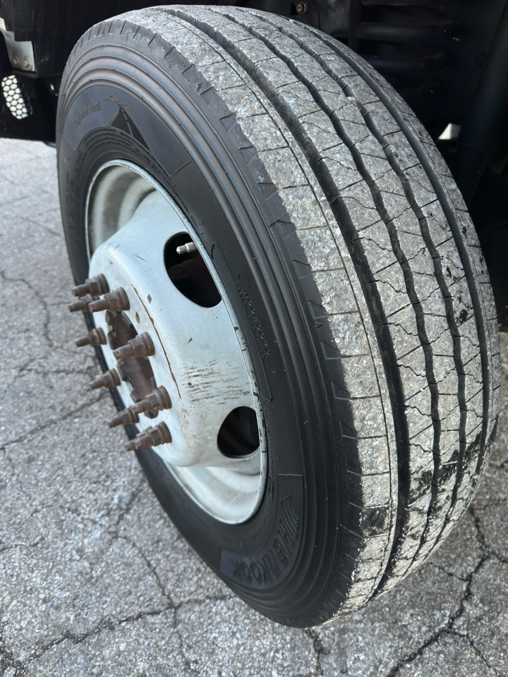 Ford Super Duty F-550 DRW 4WD Reg Cab 141" WB 60" CA XL 2008