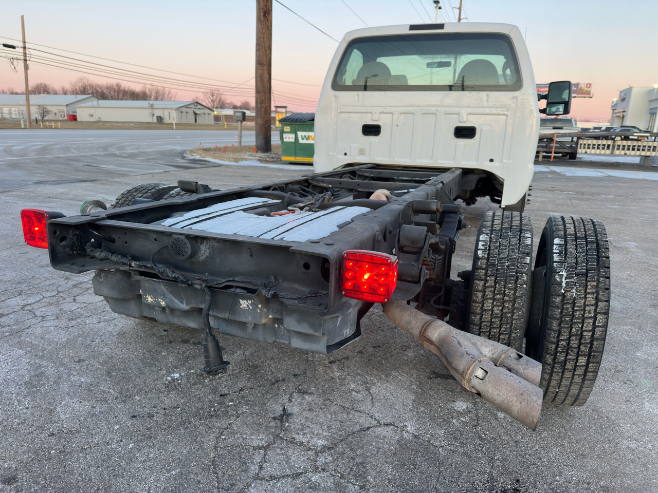 Ford Super Duty F-550 DRW 4WD Reg Cab 141" WB 60" CA XL 2008