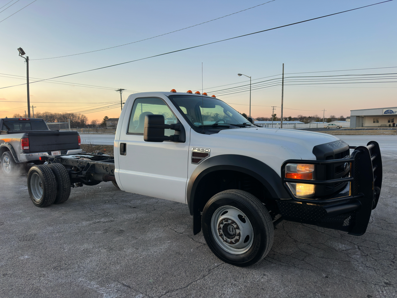 Ford Super Duty F-550 DRW 4WD Reg Cab 141" WB 60" CA XL 2008