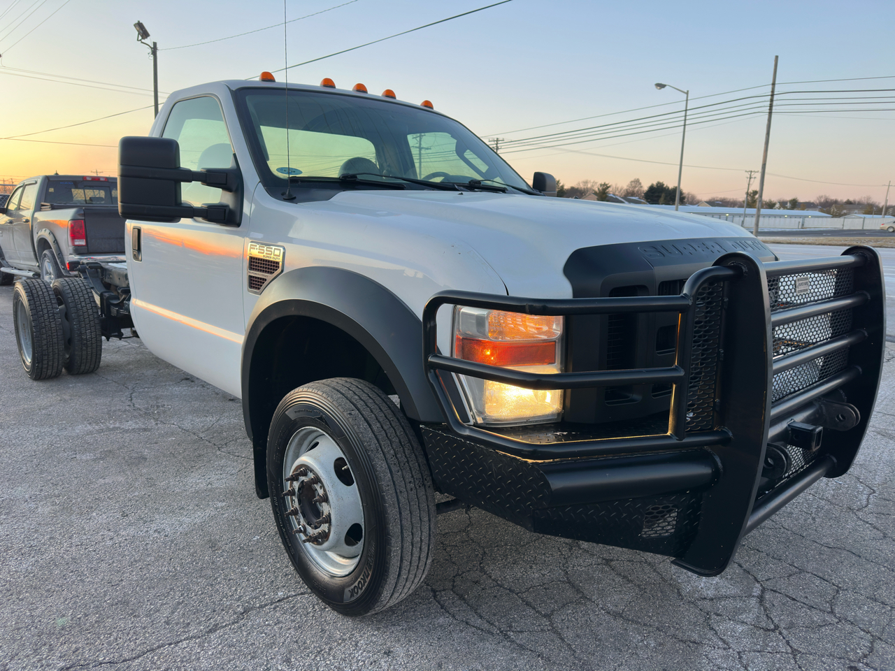 Ford Super Duty F-550 DRW 4WD Reg Cab 141" WB 60" CA XL 2008