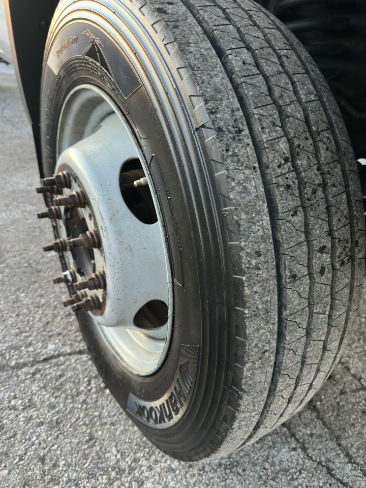 Ford Super Duty F-550 DRW 4WD Reg Cab 141" WB 60" CA XL 2008