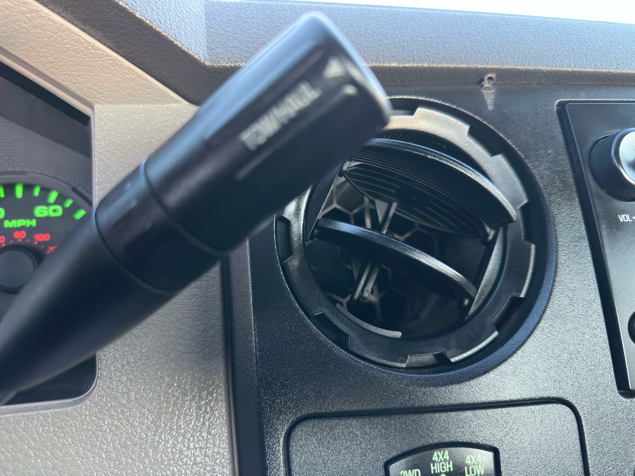 Ford Super Duty F-550 DRW 4WD Reg Cab 141" WB 60" CA XL 2008