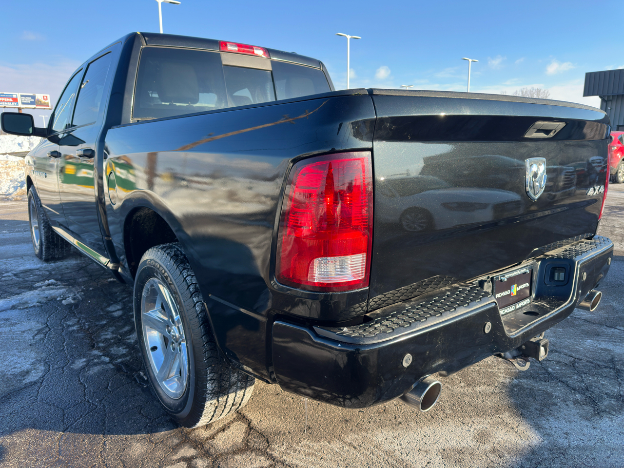 RAM 1500 4WD Crew Cab 140.5" Sport 2011