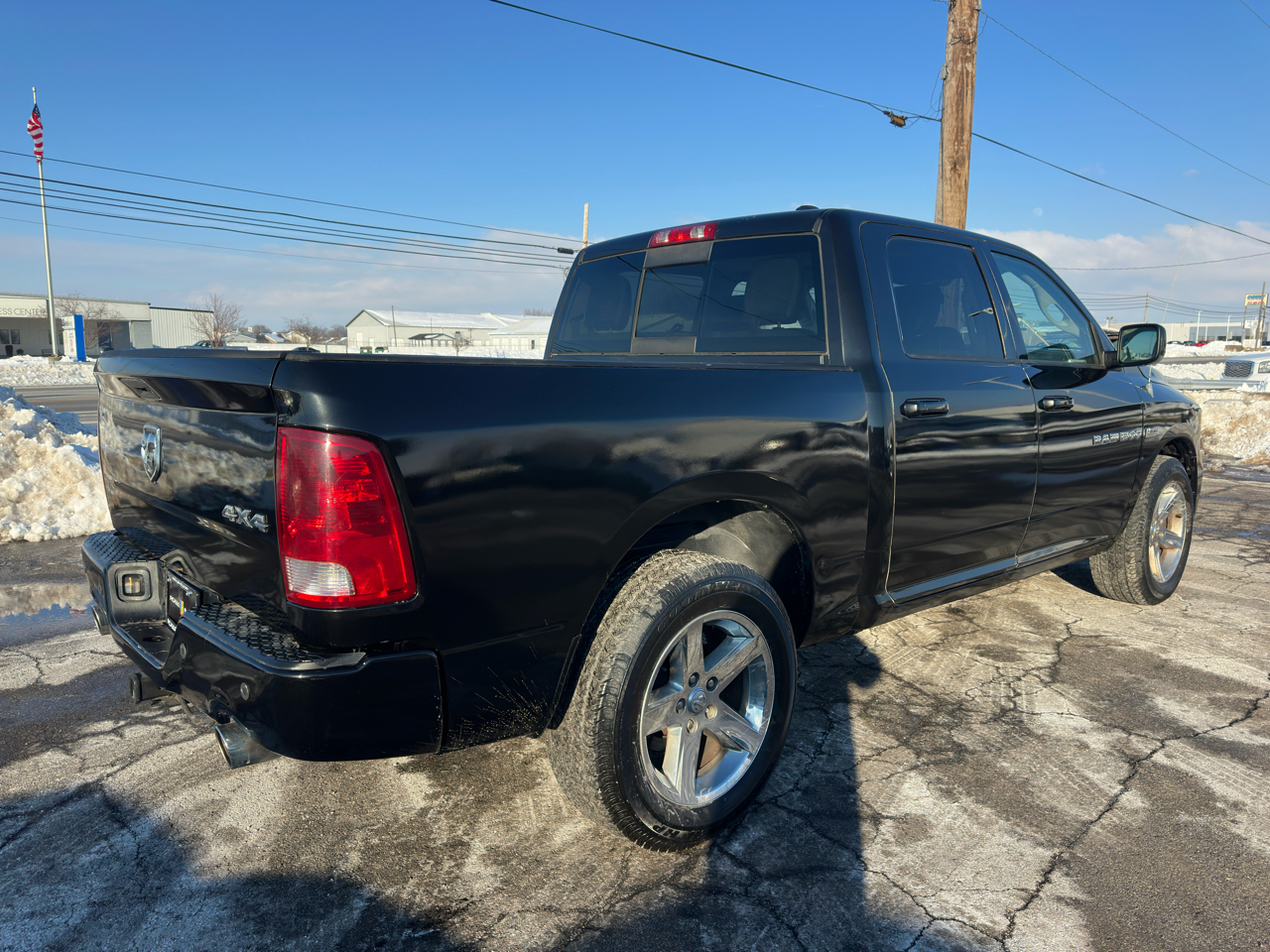 RAM 1500 4WD Crew Cab 140.5" Sport 2011
