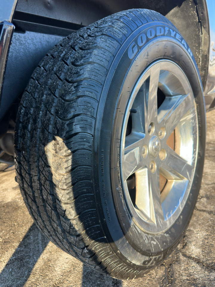 RAM 1500 4WD Crew Cab 140.5" Sport 2011