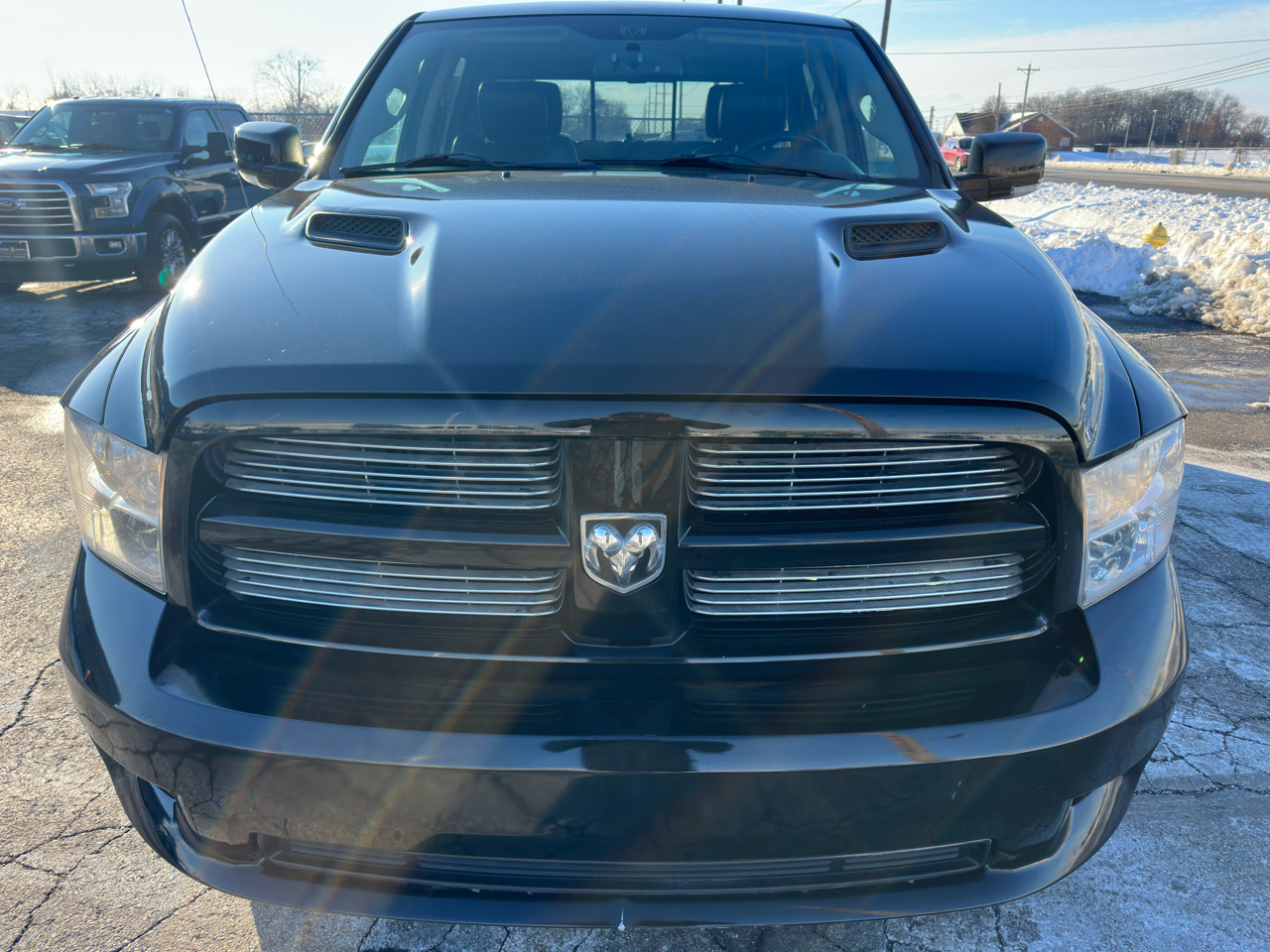 RAM 1500 4WD Crew Cab 140.5" Sport 2011
