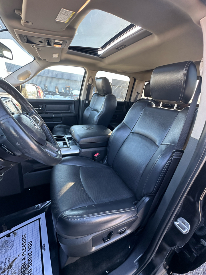 RAM 1500 4WD Crew Cab 140.5" Sport 2011