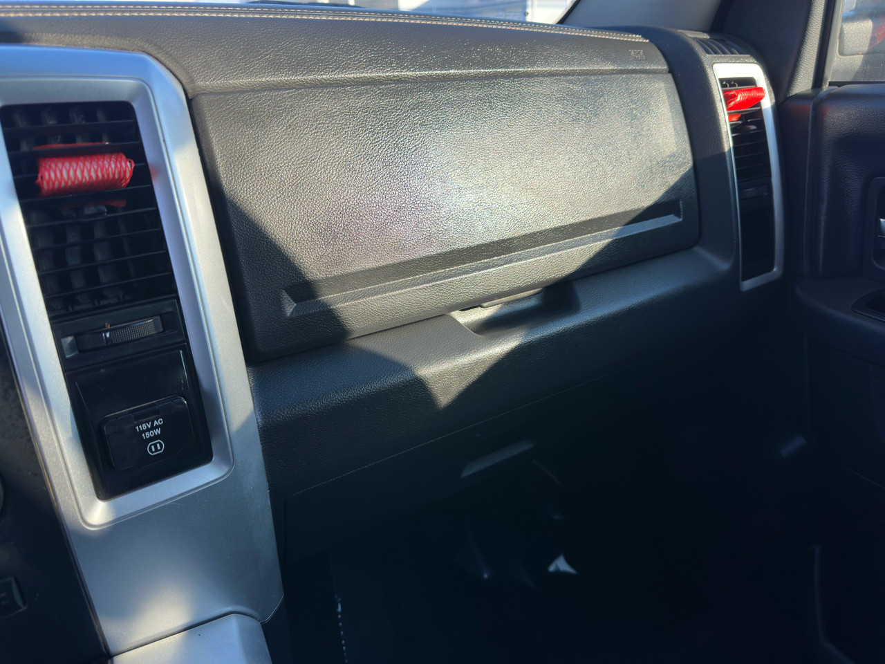 RAM 1500 4WD Crew Cab 140.5" Sport 2011