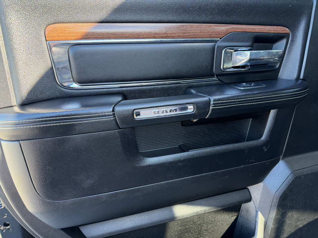 RAM 2500 4WD Crew Cab 149" Laramie 2014