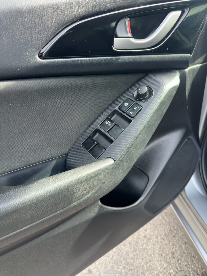 Mazda MAZDA3 4dr Sdn Man i Sport 2015