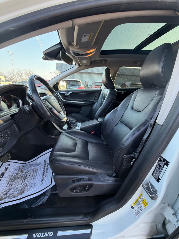 Volvo XC60 2015.5 FWD 4dr T5 Drive-E Premier 2015