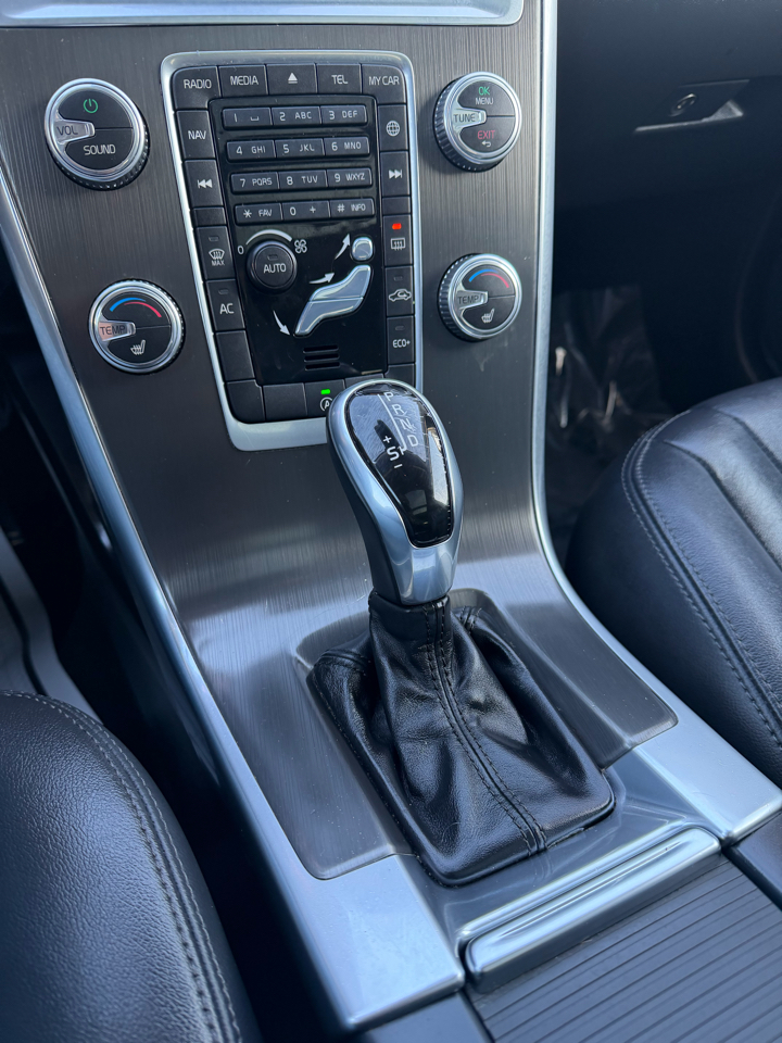 Volvo XC60 2015.5 FWD 4dr T5 Drive-E Premier 2015