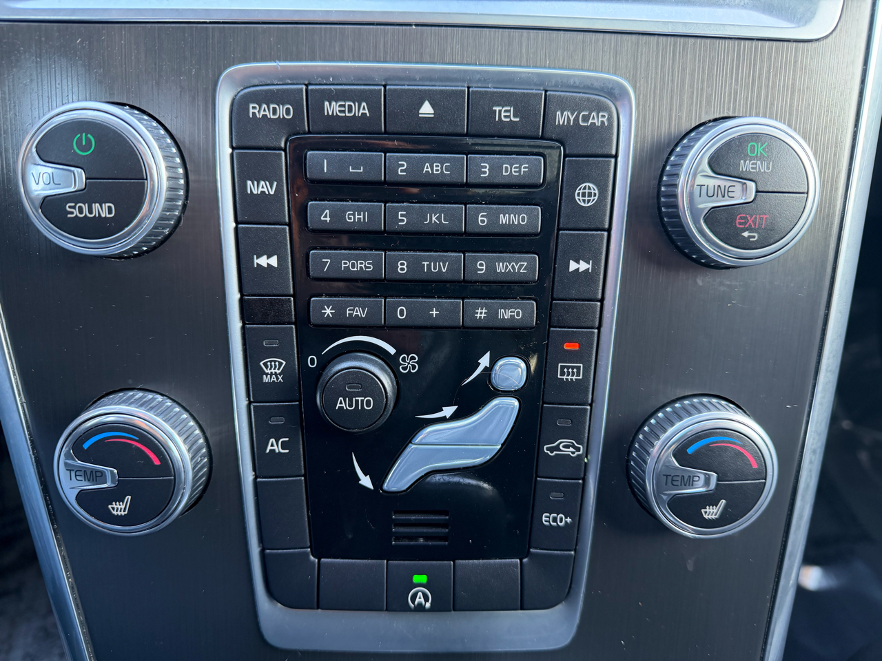 Volvo XC60 2015.5 FWD 4dr T5 Drive-E Premier 2015