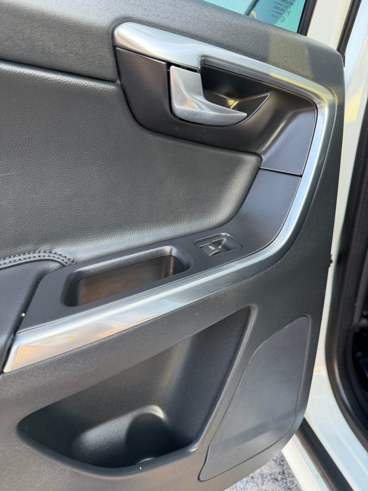 Volvo XC60 2015.5 FWD 4dr T5 Drive-E Premier 2015