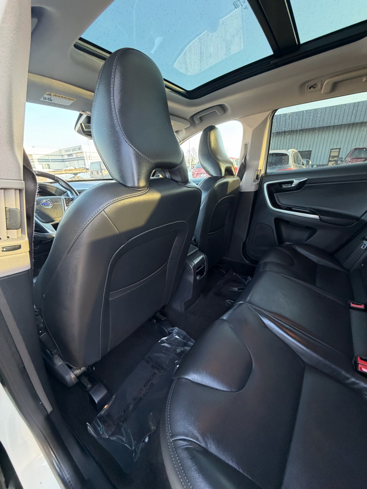 Volvo XC60 2015.5 FWD 4dr T5 Drive-E Premier 2015