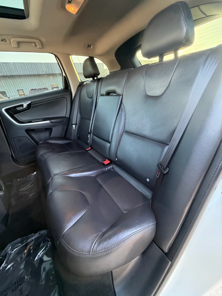 Volvo XC60 2015.5 FWD 4dr T5 Drive-E Premier 2015