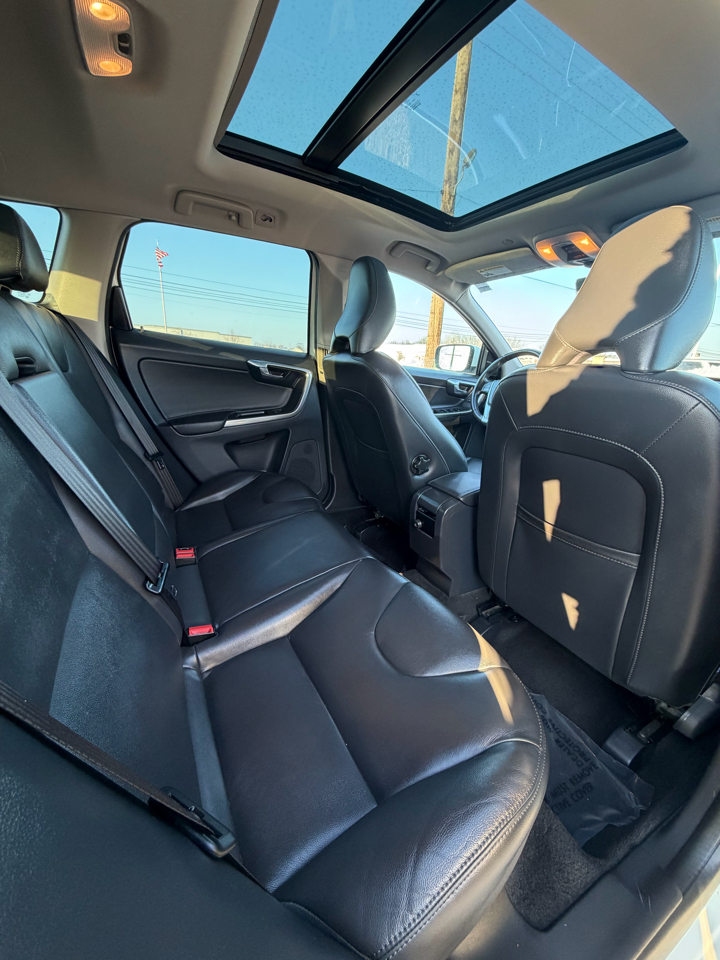 Volvo XC60 2015.5 FWD 4dr T5 Drive-E Premier 2015