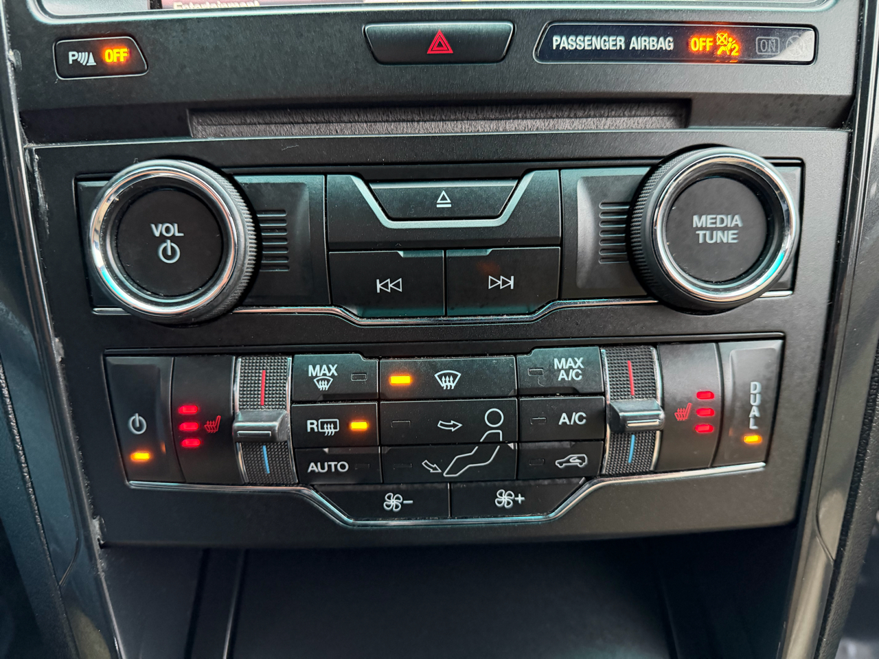 Ford Explorer 4WD 4dr XLT 2016