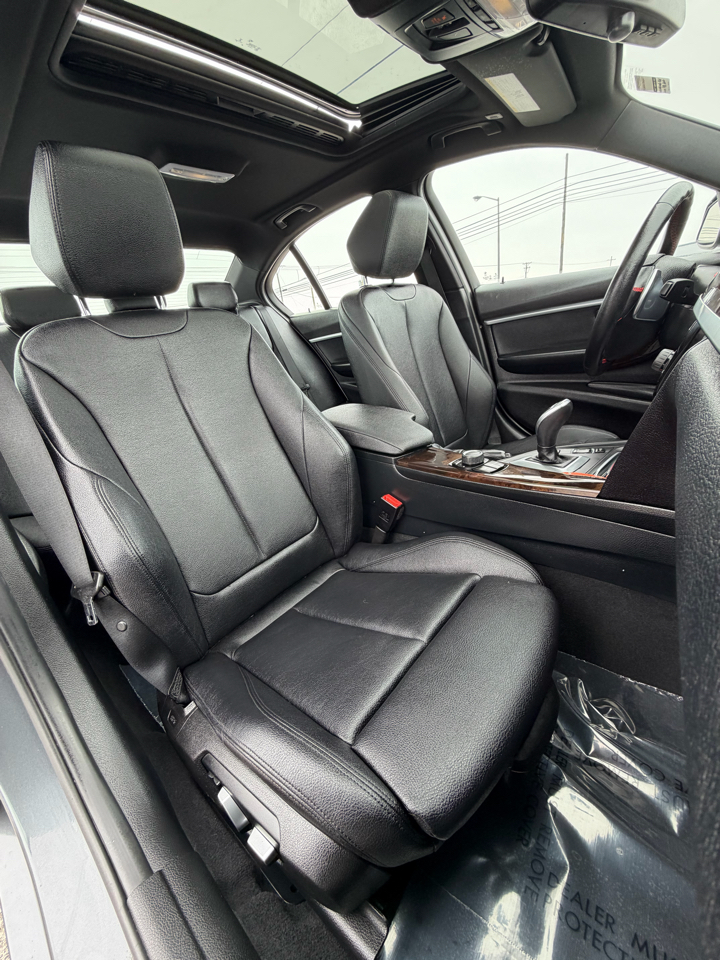 BMW 3 Series 4dr Sdn 328i xDrive AWD SULEV South Africa 2016