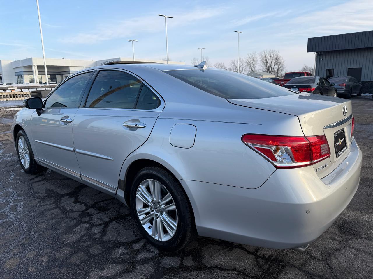 Lexus ES 350 4dr Sdn 2010