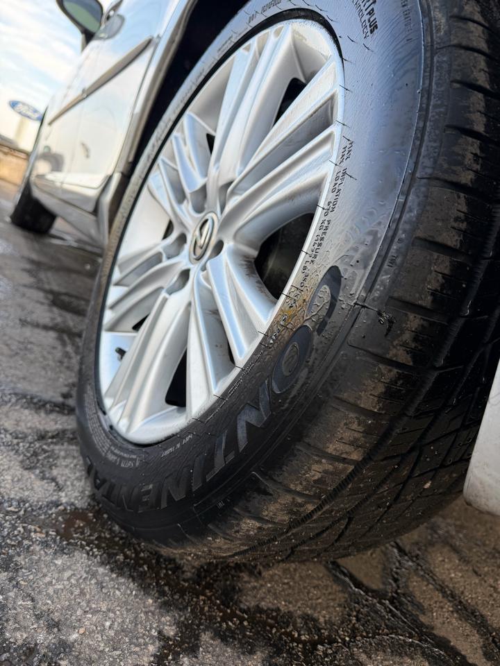 Lexus ES 350 4dr Sdn 2010