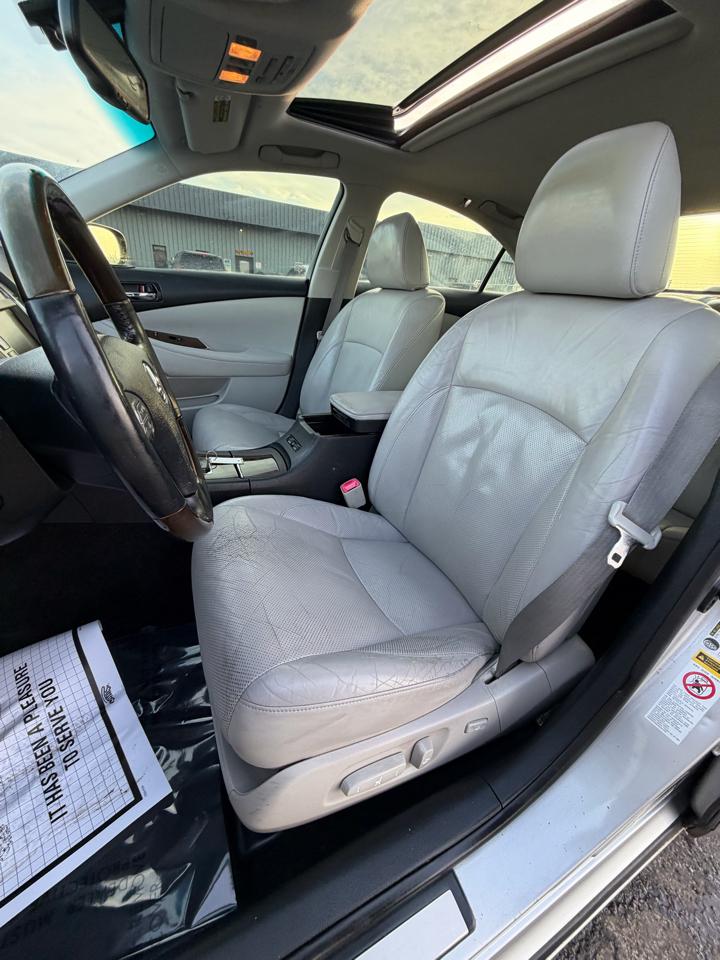 Lexus ES 350 4dr Sdn 2010