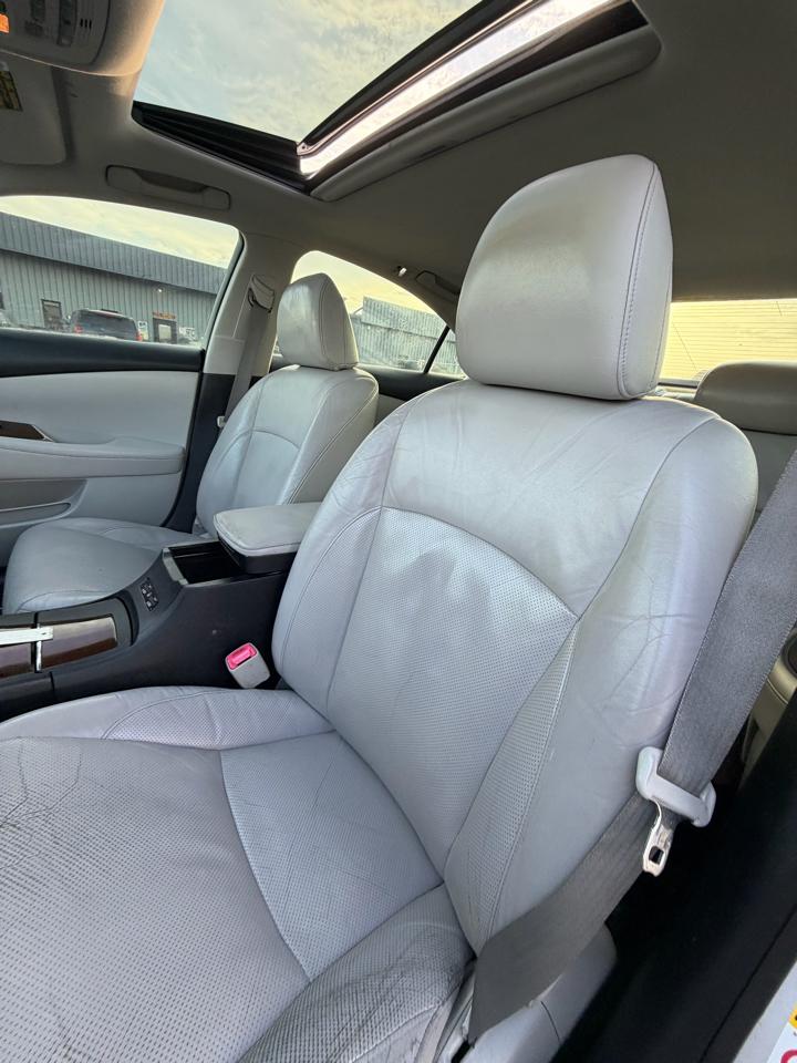 Lexus ES 350 4dr Sdn 2010