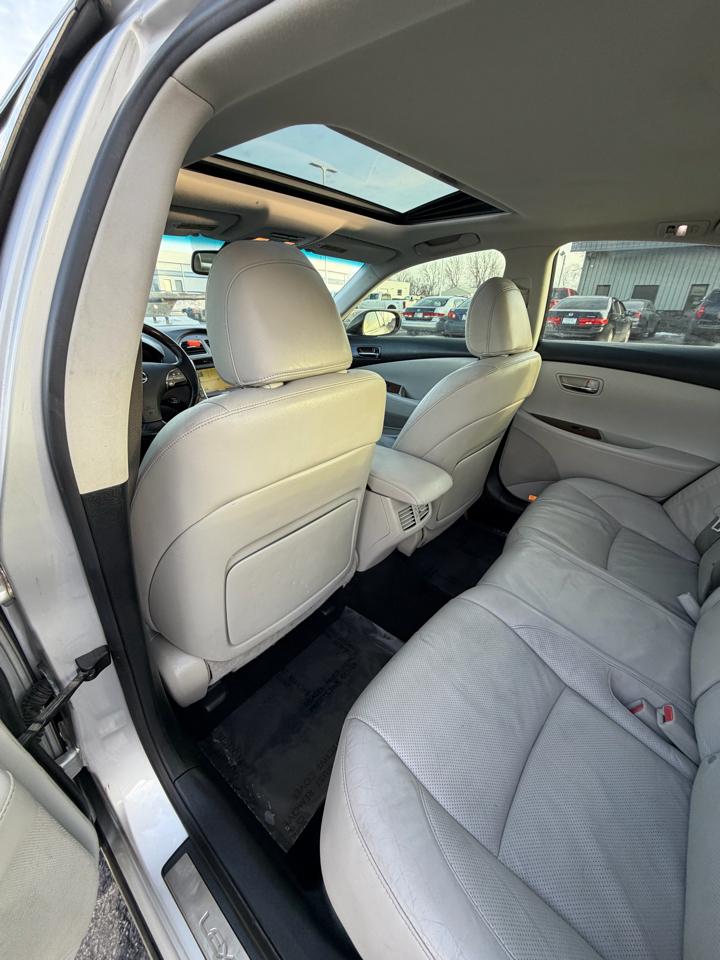 Lexus ES 350 4dr Sdn 2010