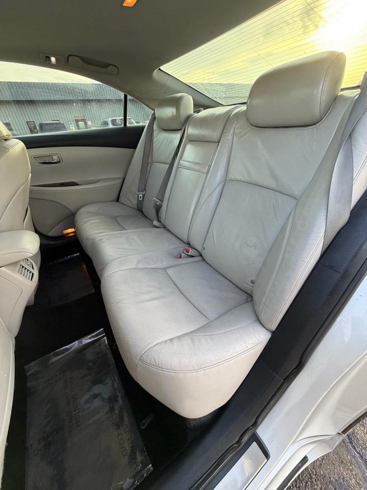 Lexus ES 350 4dr Sdn 2010