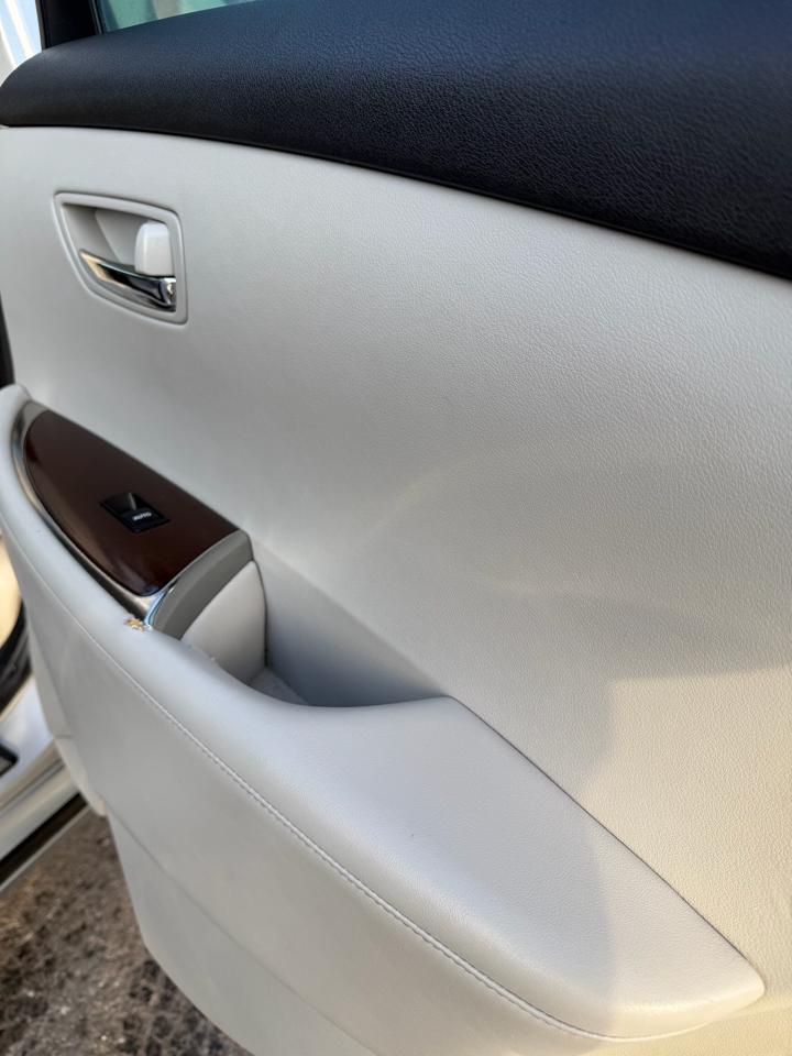 Lexus ES 350 4dr Sdn 2010