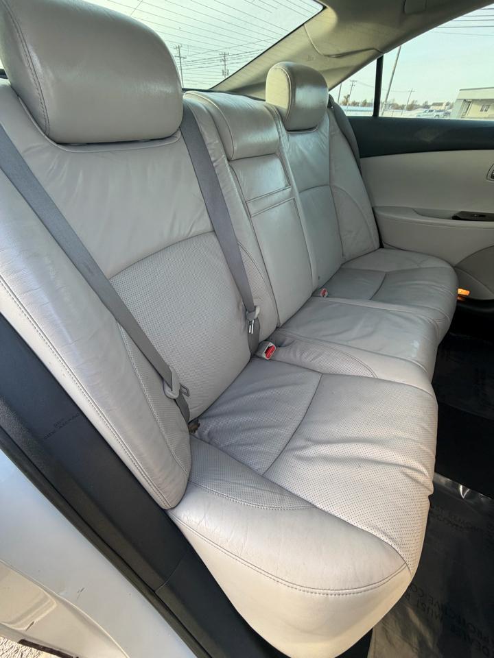 Lexus ES 350 4dr Sdn 2010