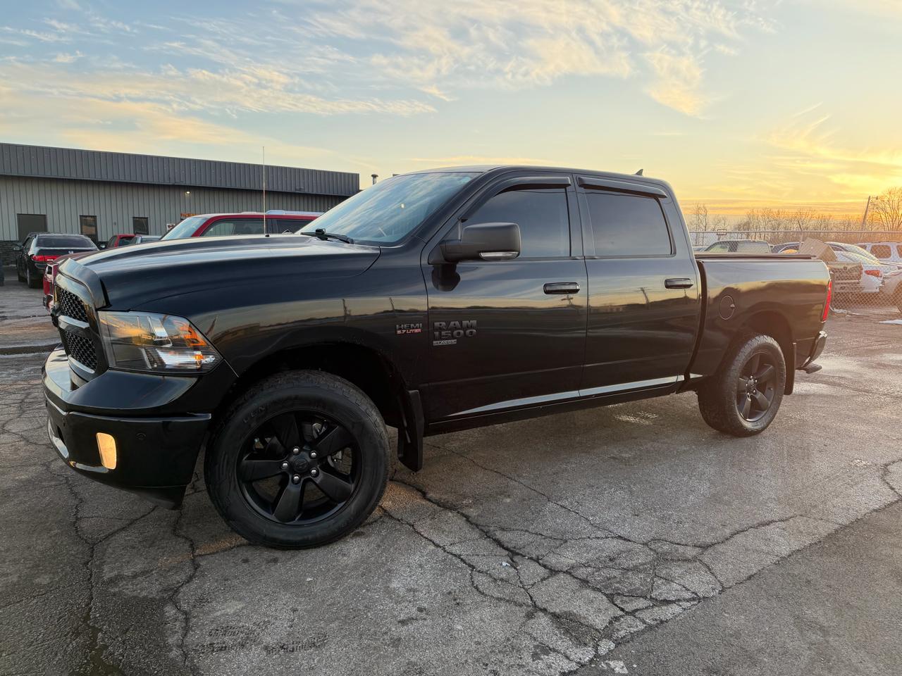 RAM 1500 Classic SLT 4x4 Crew Cab 5'7" Box 2019