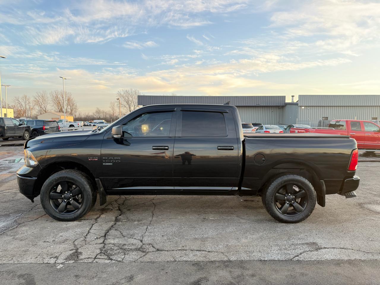 RAM 1500 Classic SLT 4x4 Crew Cab 5'7" Box 2019