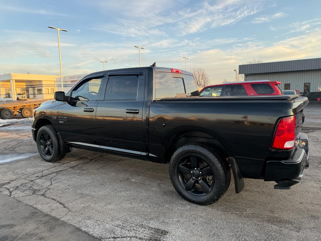 RAM 1500 Classic SLT 4x4 Crew Cab 5'7" Box 2019