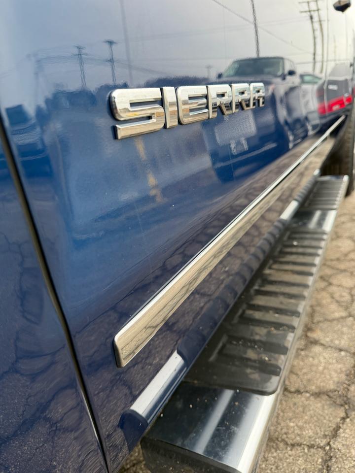 GMC Sierra 1500 4WD Double Cab 143.5" SLT 2017