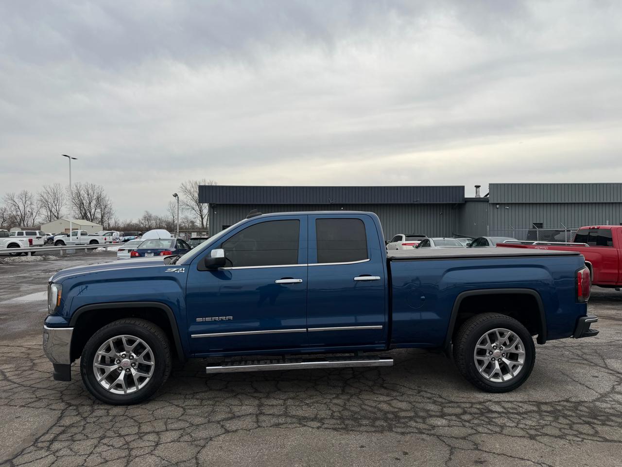 GMC Sierra 1500 4WD Double Cab 143.5" SLT 2017