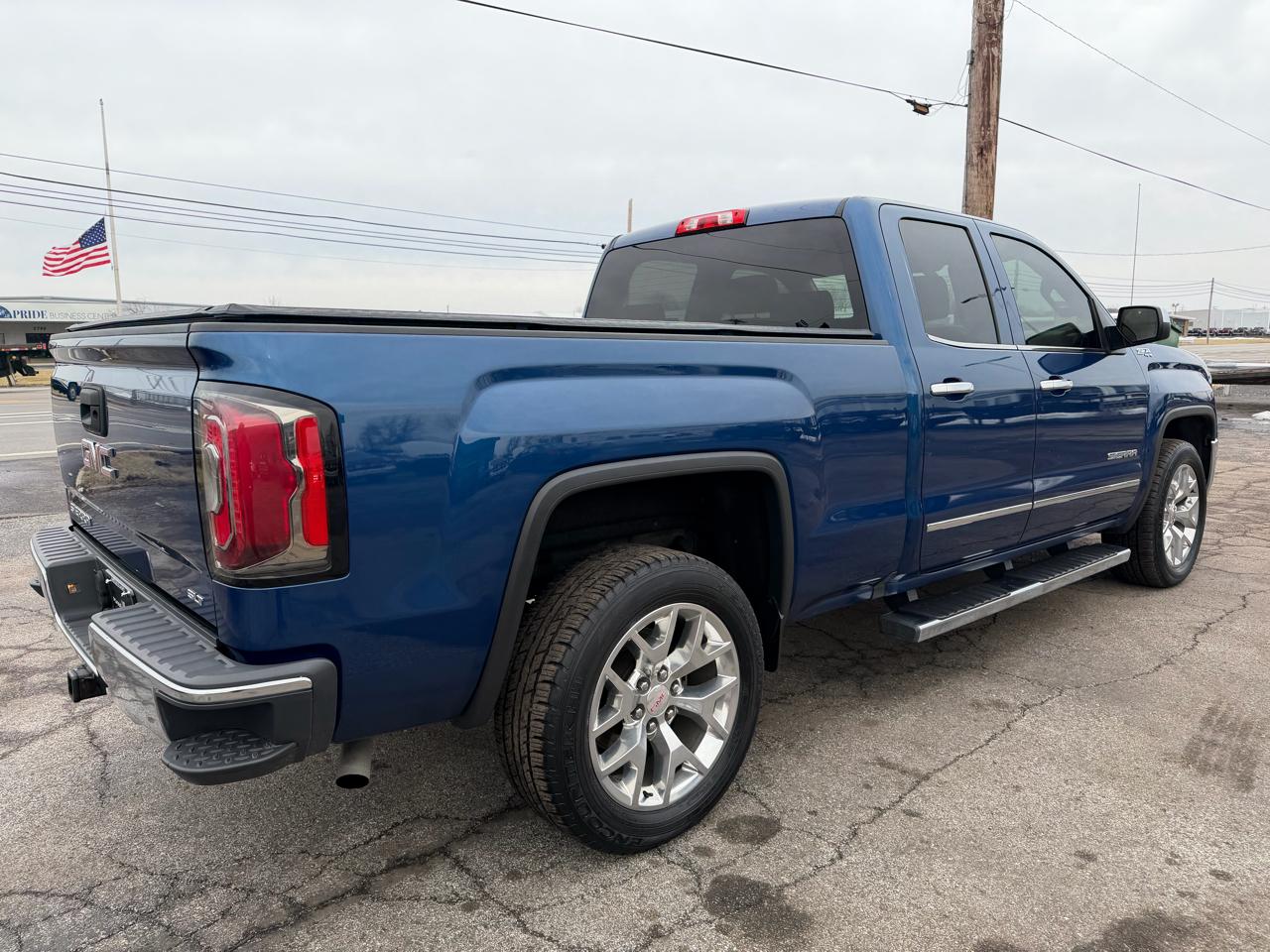 GMC Sierra 1500 4WD Double Cab 143.5" SLT 2017