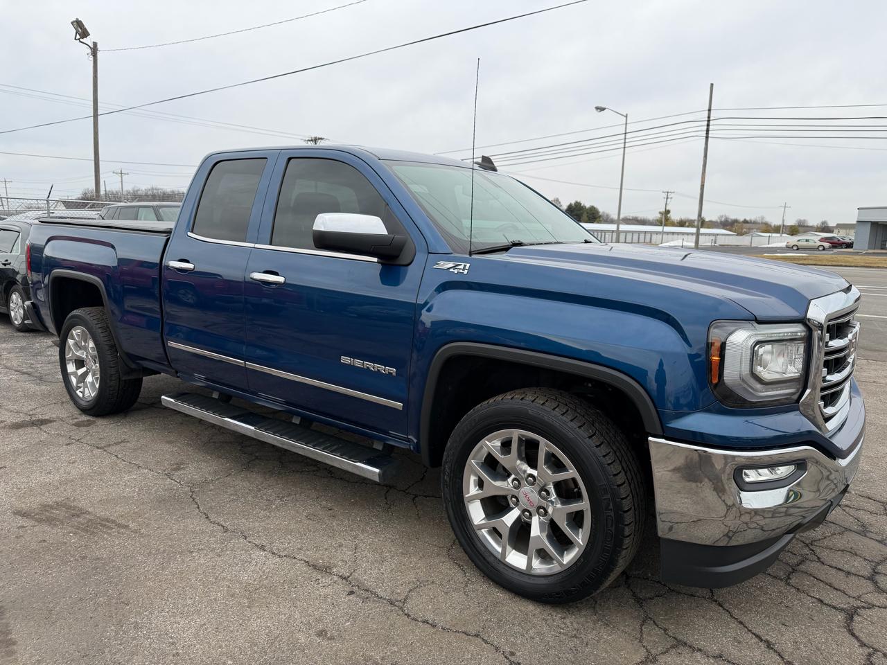 GMC Sierra 1500 4WD Double Cab 143.5" SLT 2017