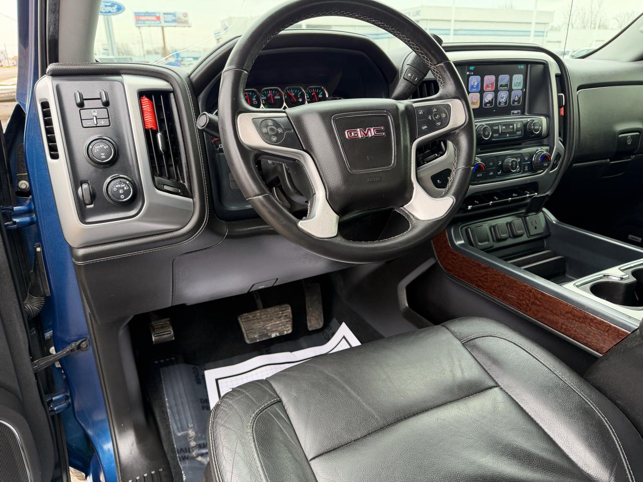 GMC Sierra 1500 4WD Double Cab 143.5" SLT 2017