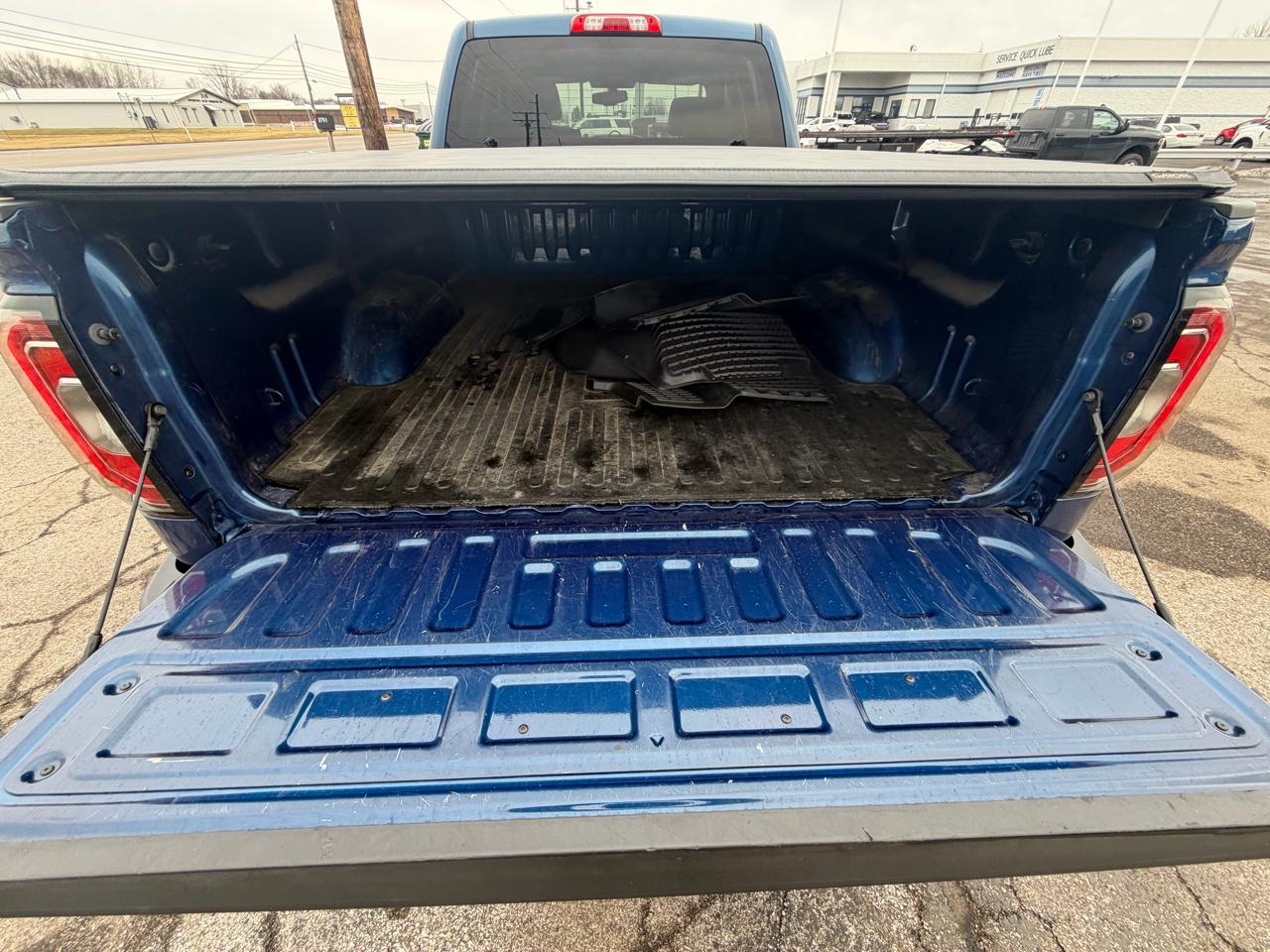 GMC Sierra 1500 4WD Double Cab 143.5" SLT 2017