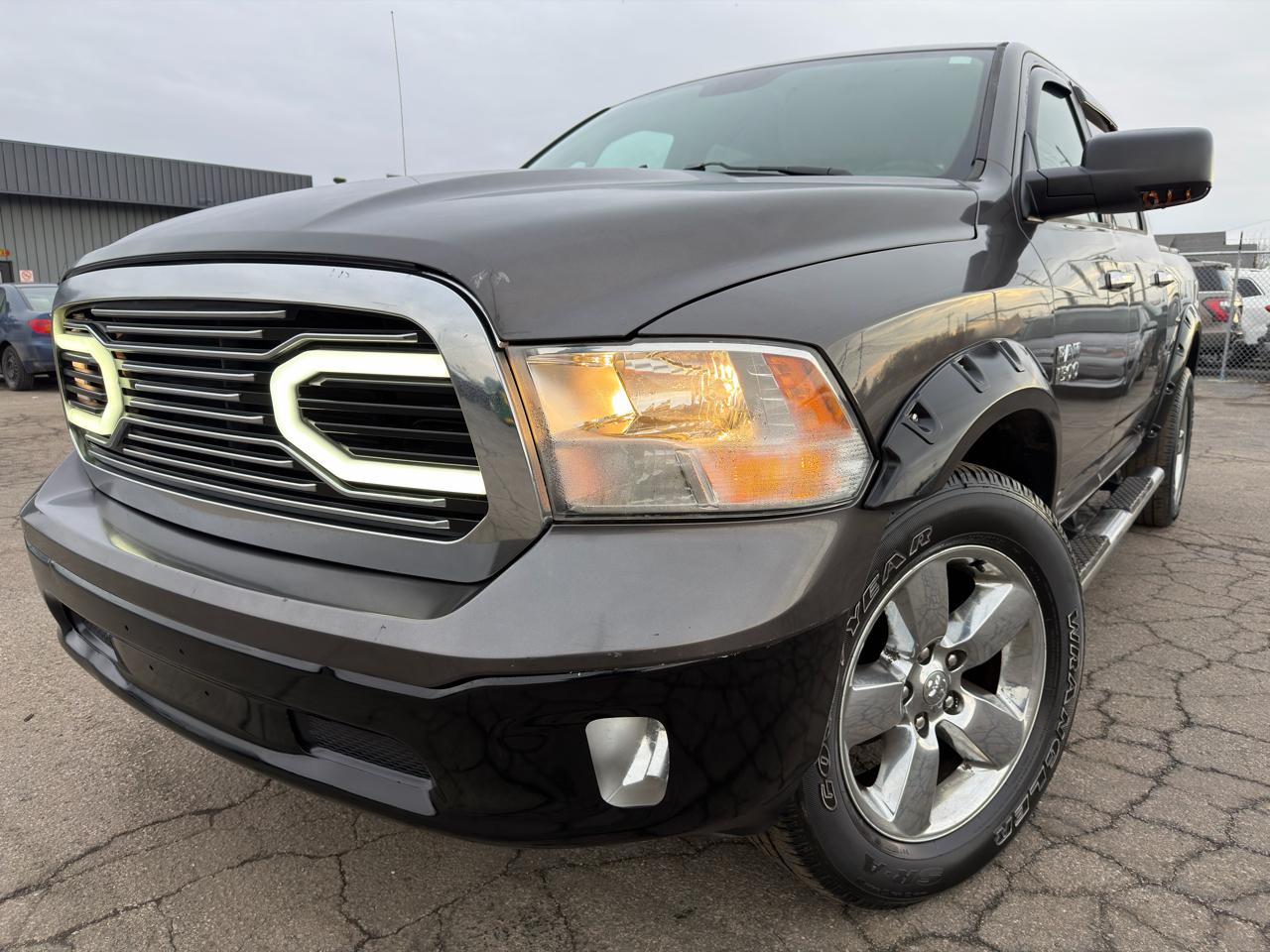 RAM 1500 4WD Crew Cab 140.5" Big Horn 2015
