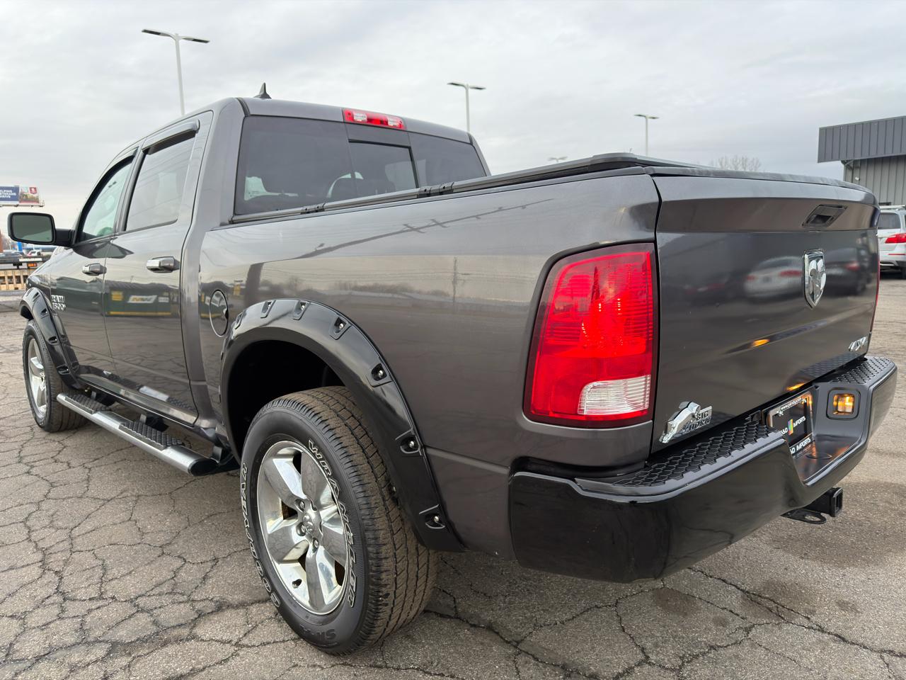 RAM 1500 4WD Crew Cab 140.5" Big Horn 2015