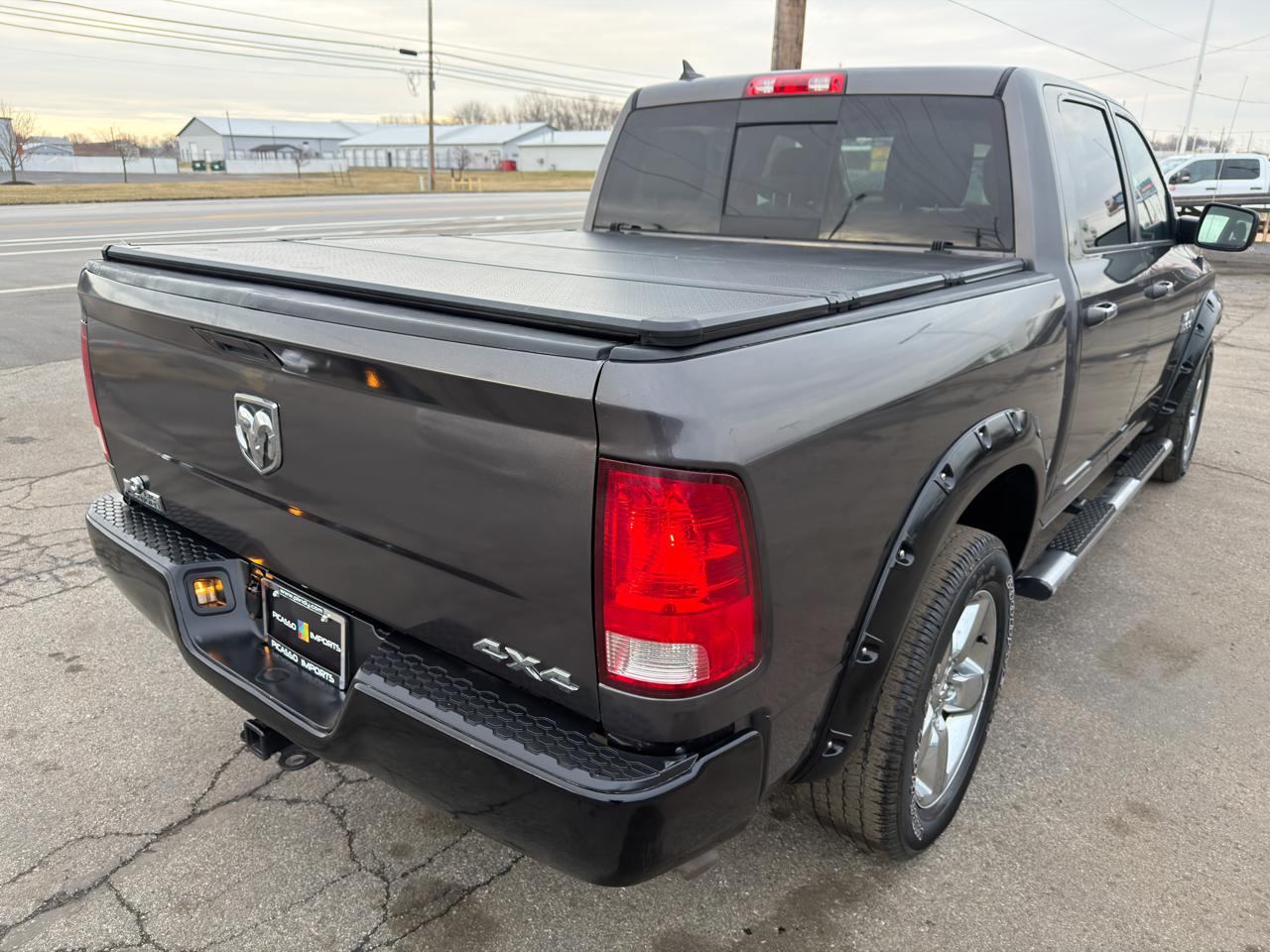 RAM 1500 4WD Crew Cab 140.5" Big Horn 2015