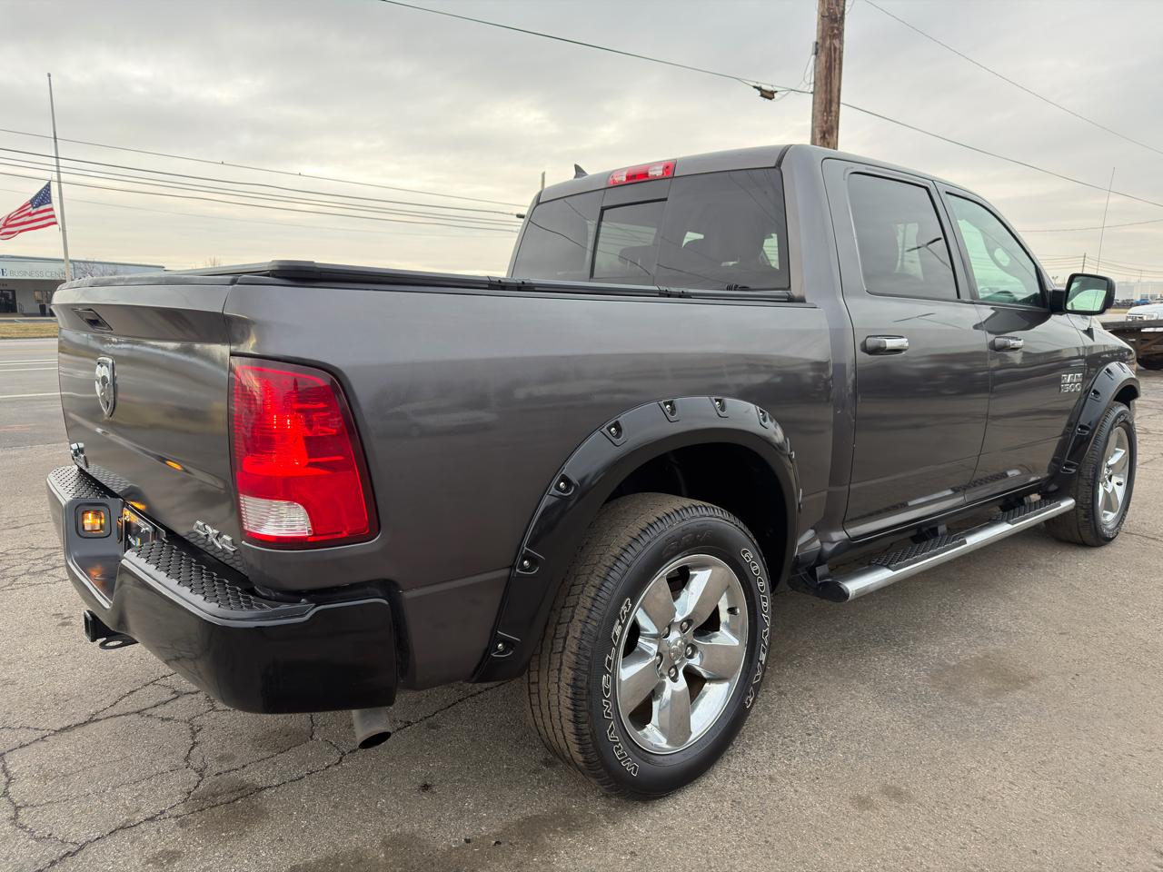 RAM 1500 4WD Crew Cab 140.5" Big Horn 2015